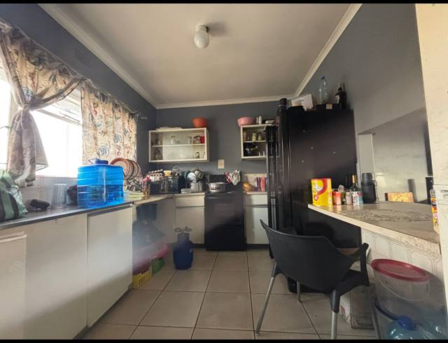 2 BEDROOM FLAT FOR SALE IN VEREENIGING CENTRAL